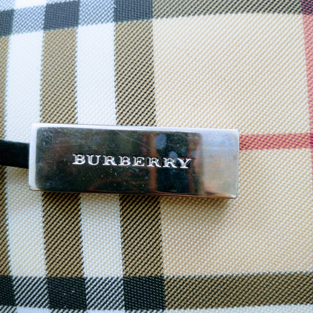 Burberry Nova Beige/Brown Check, Adjustable Strap Check Bucket Bag. - Picture 2 of 15